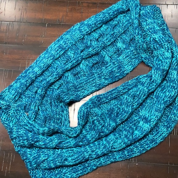 FRAAS chunky cable knit scarf - Picture 2 of 4